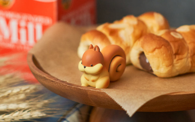 Animal Bakery Minifigure: Series 2 - Happy Collector Buddy