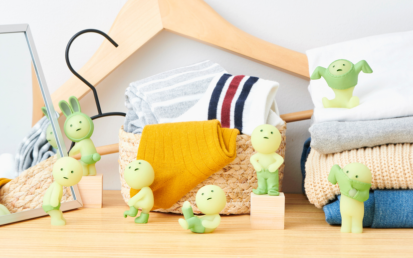 SMISKI Dressing Series - Desk Shelf Display