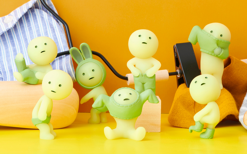 SMISKI Dressing Series - Desk Shelf Display